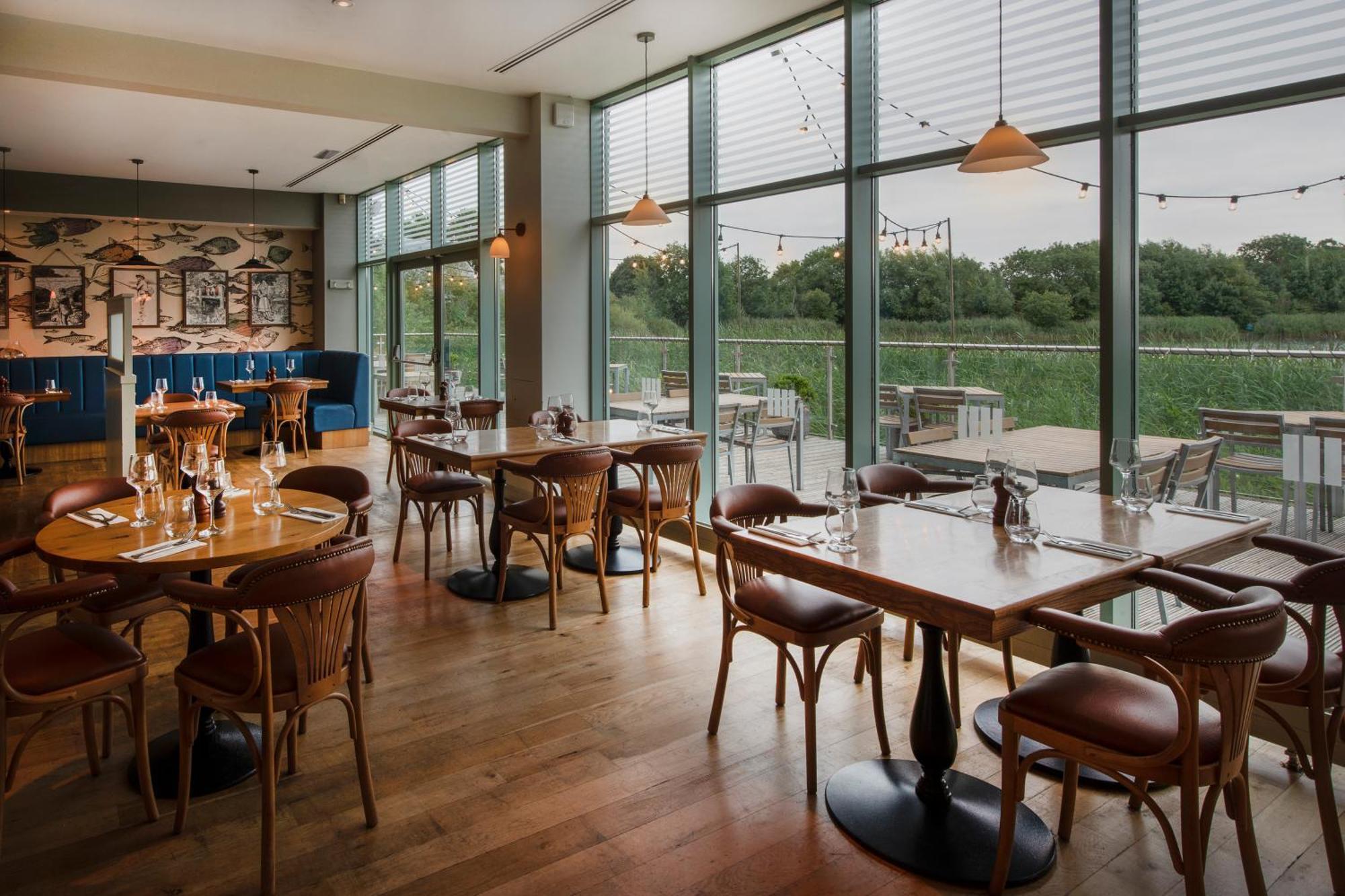 De Vere Cotswold Water Park Apartments Сайренсестер Екстер'єр фото